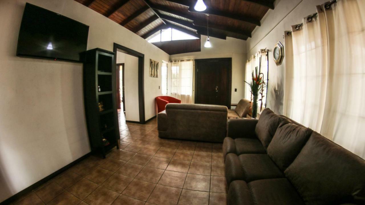 Villa Hortensias La Fortuna 外观 照片